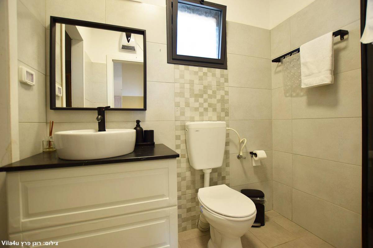 184248 גלרית פנים, וילה פנינה בטבע - לפידות, וילה  בלפידות וילות - Vila