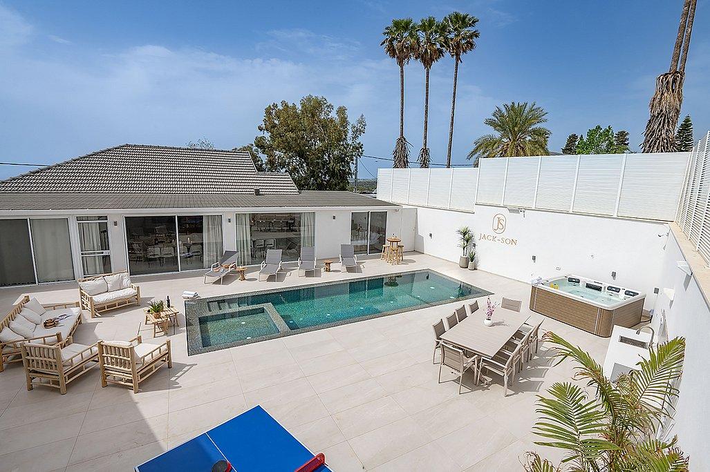 188661 מתחם חיצוני, וילה ג'קסון - Jack son, וילה  בעין יעקב וילות - Vila