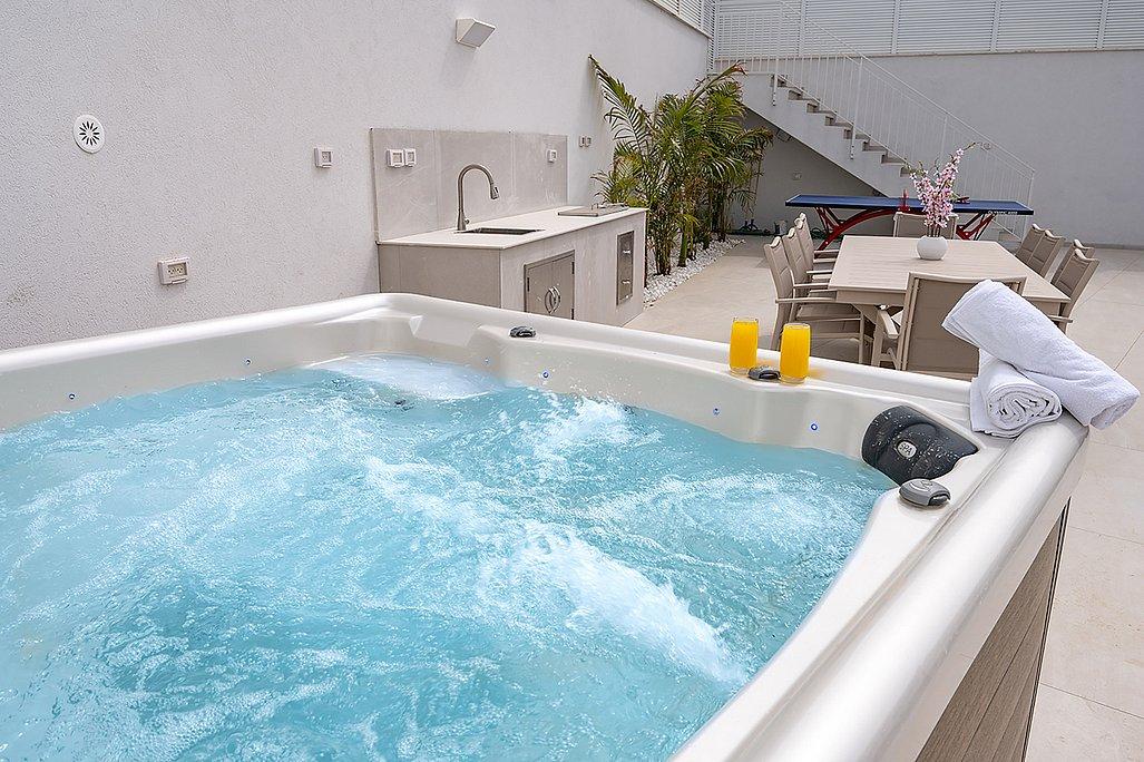 188671 מתחם חיצוני, וילה ג'קסון - Jack son, וילה  בעין יעקב וילות - Vila