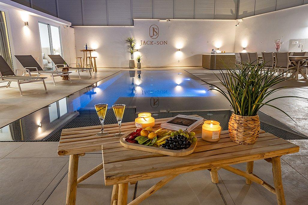 188679 המתחם החיצוני בלילה, וילה ג'קסון - Jack son, וילה  בעין יעקב וילות - Vila