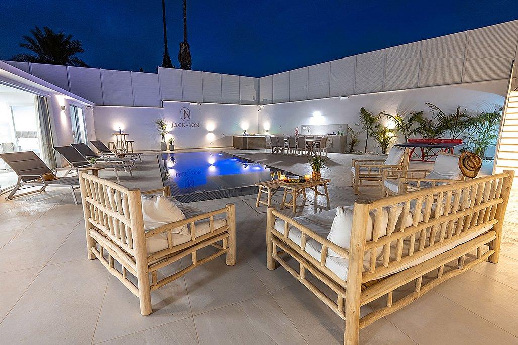 188684 המתחם החיצוני בלילה, וילה ג'קסון - Jack son, וילה  בעין יעקב וילות - Vila