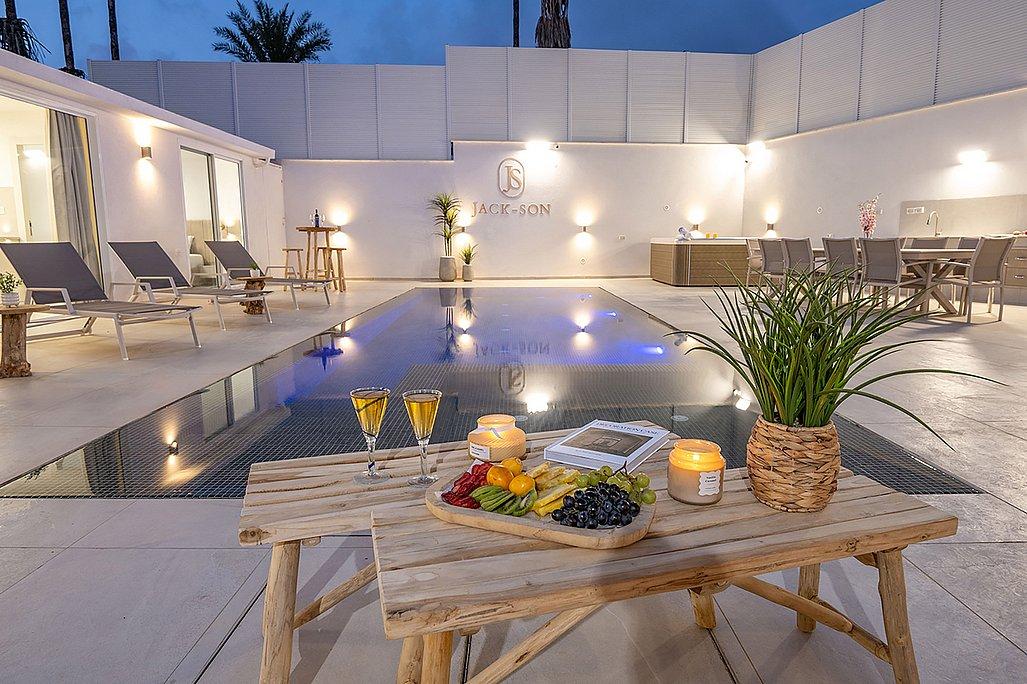 188685 המתחם החיצוני בלילה, וילה ג'קסון - Jack son, וילה  בעין יעקב וילות - Vila