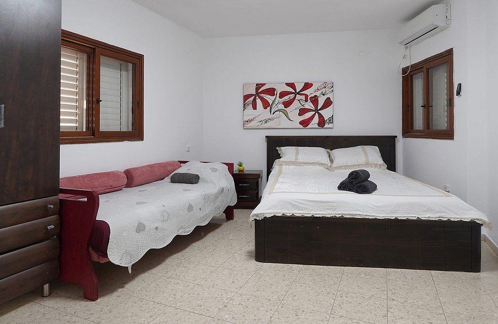 195123 גלרית פנים, שלווה במושבה - אירוח כפרי, וילה  במגדל וילות - Vila