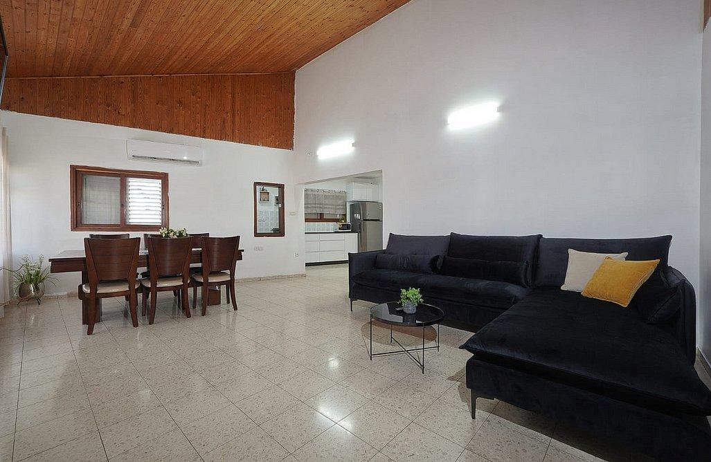 195129 גלרית פנים, שלווה במושבה - אירוח כפרי, וילה  במגדל וילות - Vila