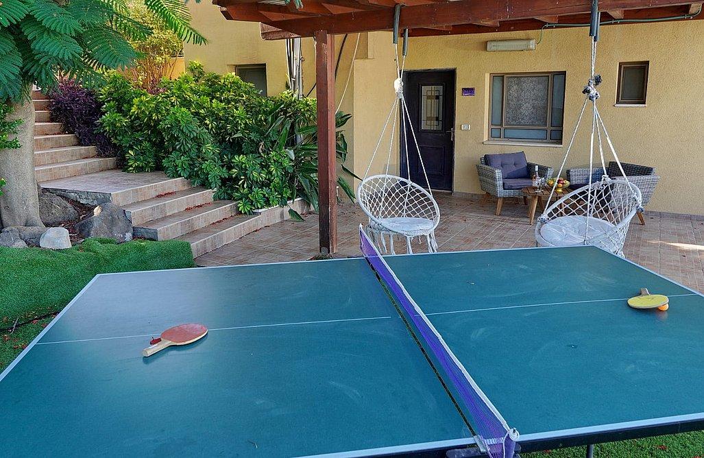 195153 גלרית חוץ, שלווה במושבה - אירוח כפרי, וילה  במגדל וילות - Vila