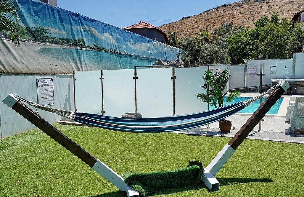 195171 גלרית חוץ, שלווה במושבה - אירוח כפרי, וילה  במגדל וילות - Vila