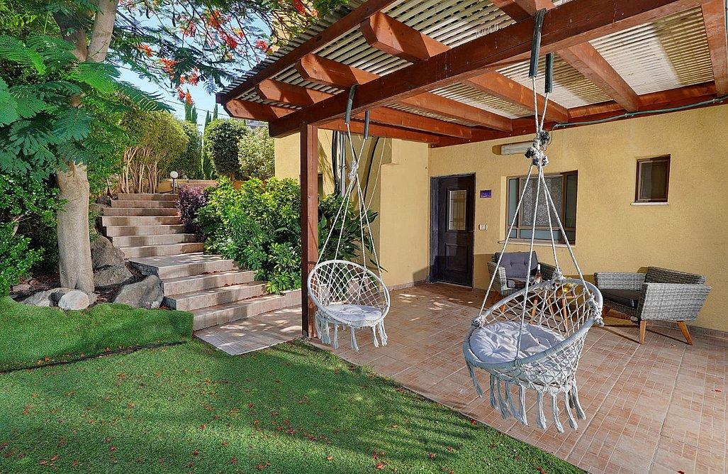 195181 גלרית חוץ, שלווה במושבה - אירוח כפרי, וילה  במגדל וילות - Vila