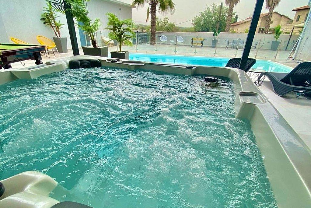 196276 הבריכה והספא, מתחם האושר אדרת, וילה  באדרת וילות - Vila