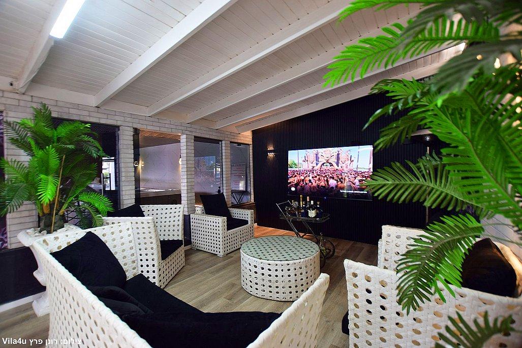 197093 מתחם חיצוני מקורה, וילה רויאל בוטיק, וילה  בנהריה וילות - Vila