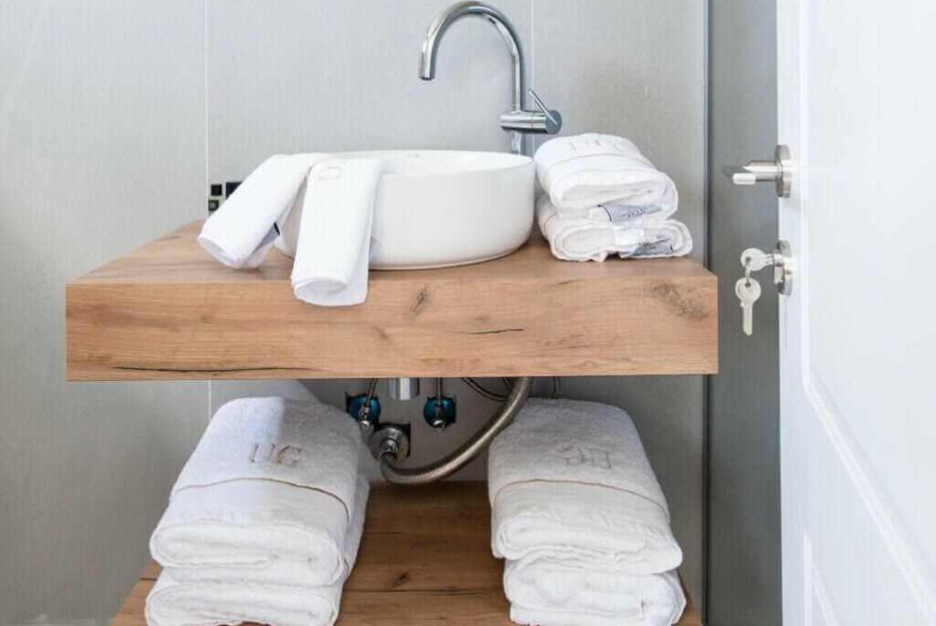 197124 סוויטות 5+6- צפנת ואורן, יו ג'י בוטיק -  UG Boutique Apartment hotel, וילה  בטבריה וילות - Vila