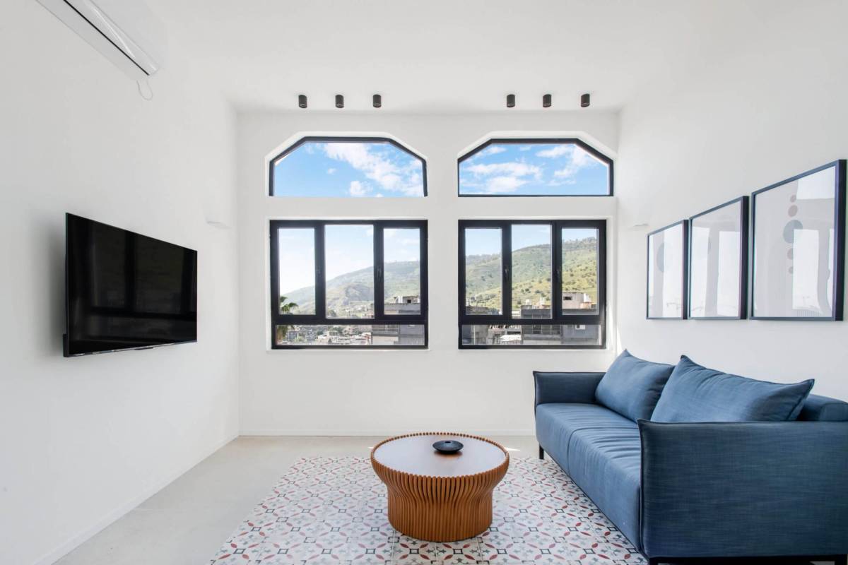 197183 סוויטות 3+4 שקד ורום, יו ג'י בוטיק -  UG Boutique Apartment hotel, וילה  בטבריה וילות - Vila