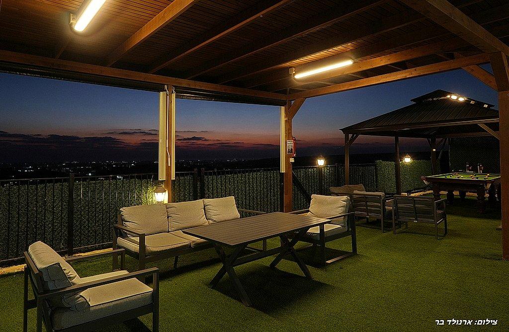 198317 תמונות חוץ ערב, פרופאנס בגליל, וילה  בירכא וילות - Vila