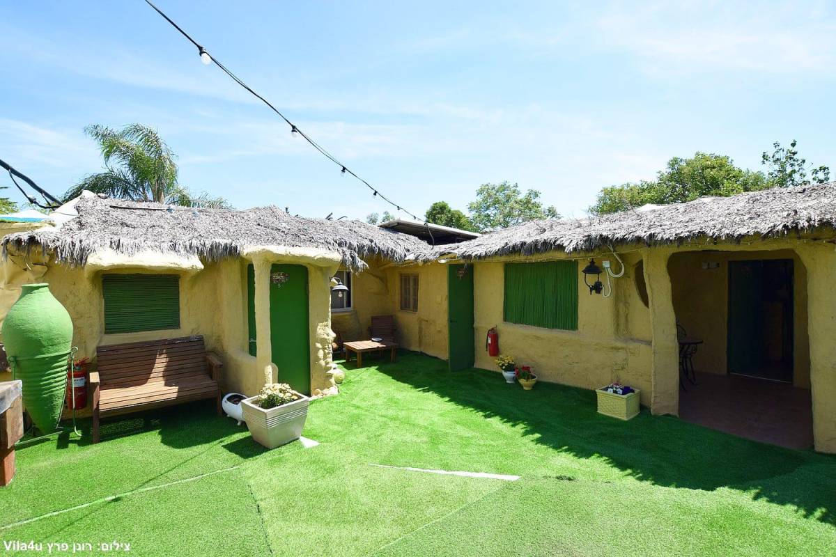 201608 מתחם הבריכה, אחוזה בגליל, וילה  בחוסן וילות - Vila