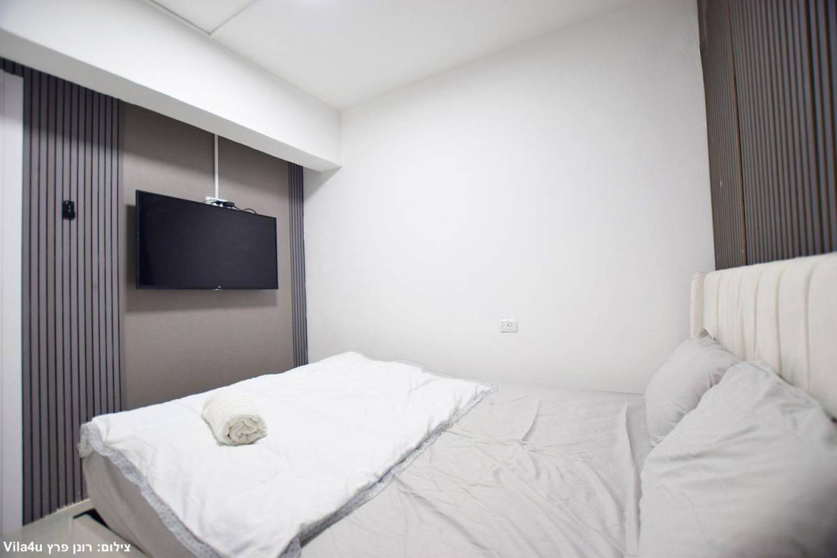 201817 גלרית פנים, וילת השחר, וילה  בעין יעקב וילות - Vila