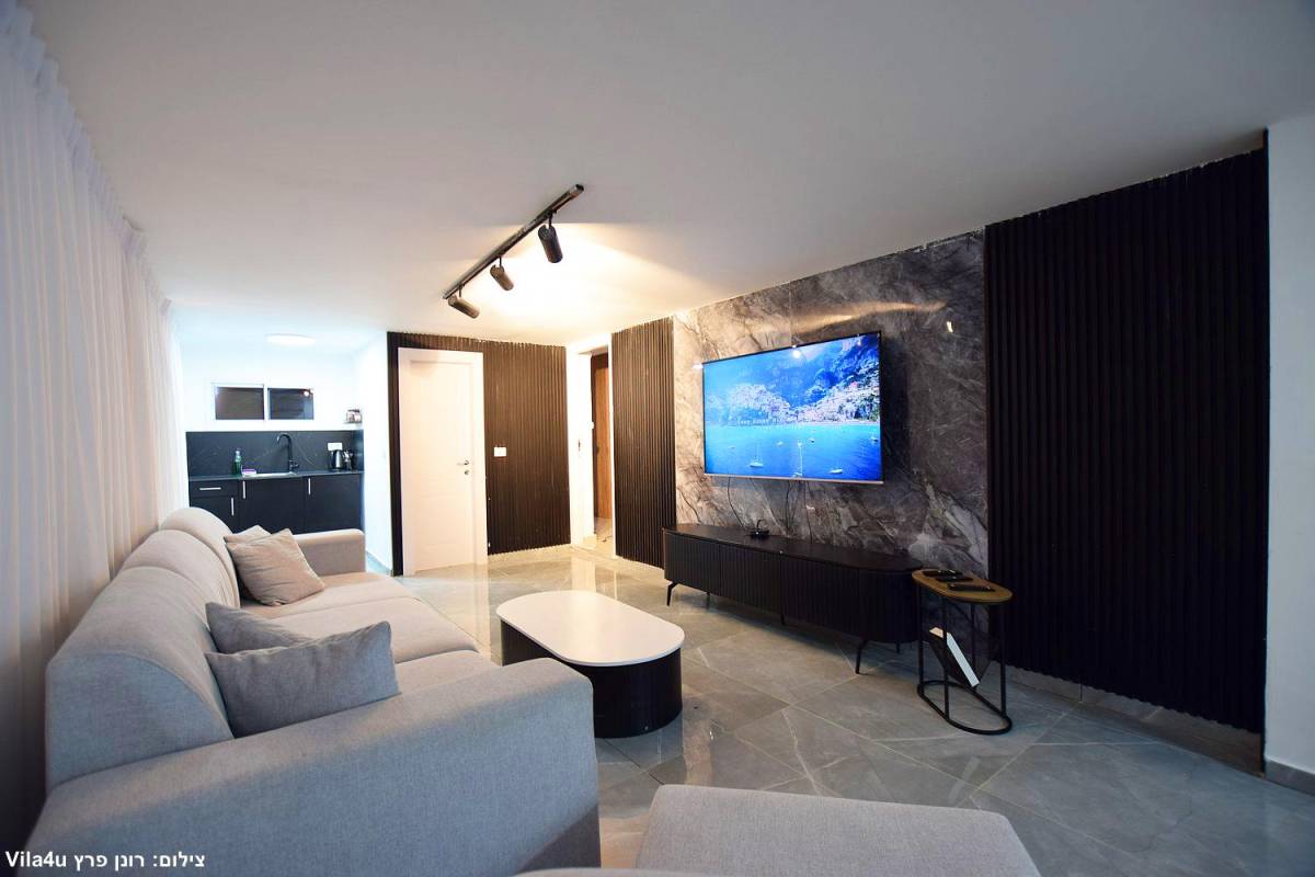 201826 גלרית פנים, וילת השחר, וילה  בעין יעקב וילות - Vila