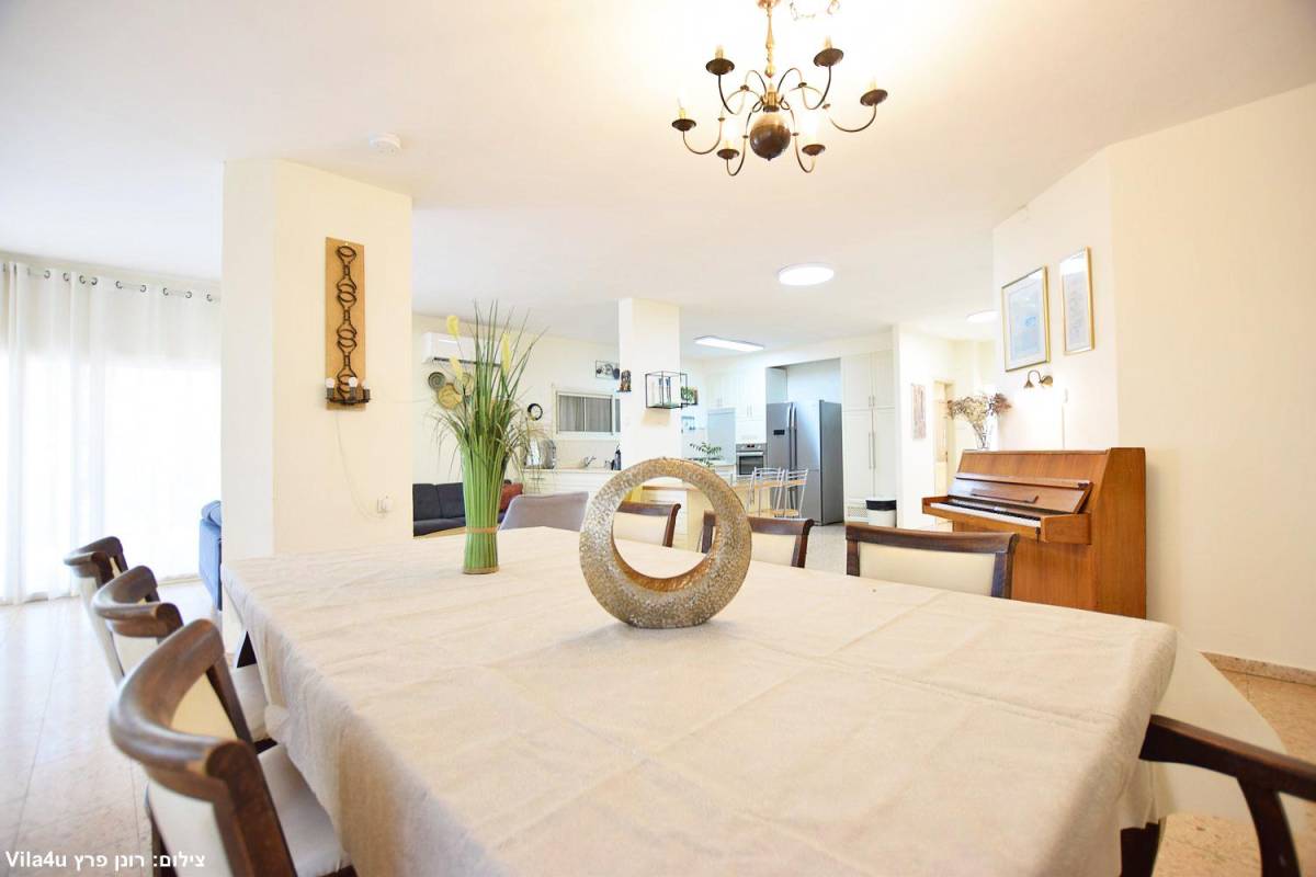 201918 גלרית פנים, וילה בין תכלת ללבן, וילה  במגדל וילות - Vila