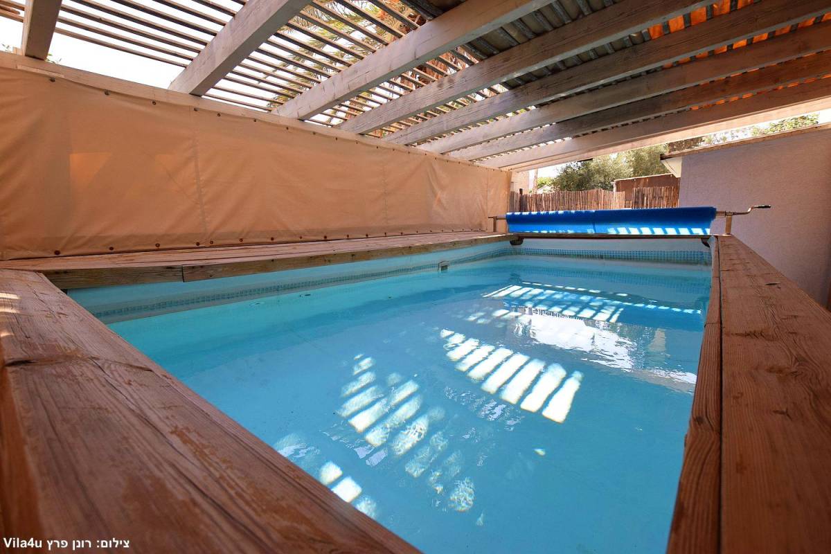 201964 חצר ונוף, וילה בין תכלת ללבן, וילה  במגדל וילות - Vila