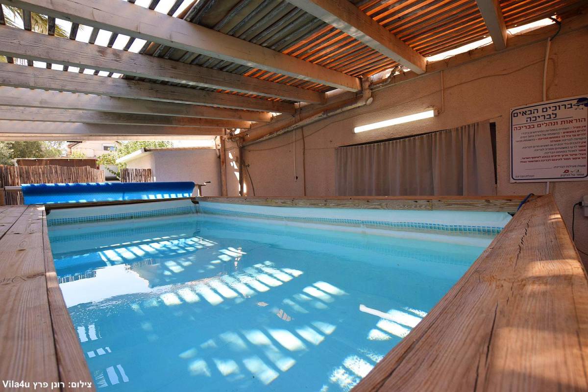 201967 חצר ונוף, וילה בין תכלת ללבן, וילה  במגדל וילות - Vila