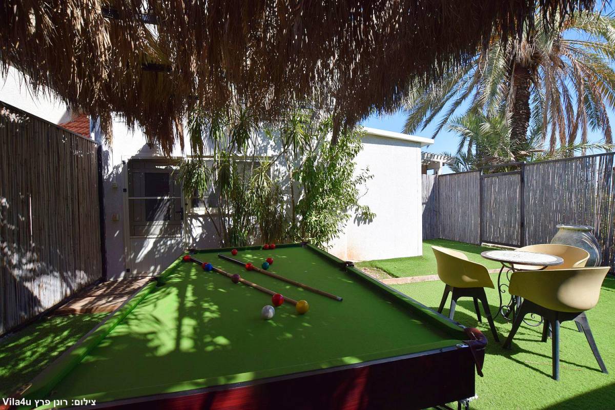 201978 חצר ונוף, וילה בין תכלת ללבן, וילה  במגדל וילות - Vila