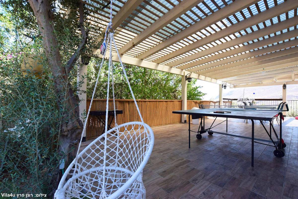 201984 חצר ונוף, וילה בין תכלת ללבן, וילה  במגדל וילות - Vila