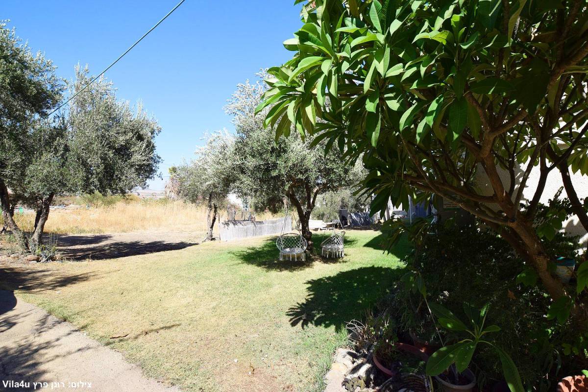 201985 חצר ונוף, וילה בין תכלת ללבן, וילה  במגדל וילות - Vila