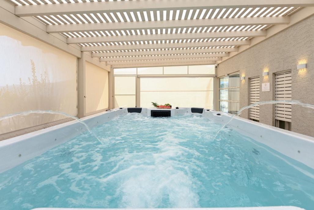 205585 מתחם חיצוני, אחוזת פיק, וילה  בספסופה וילות - Vila