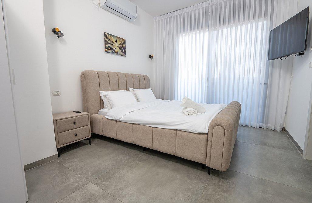 206026 חדרי השינה, וילה אלטה לוקס יוקרה, וילה  ביבנאל וילות - Vila