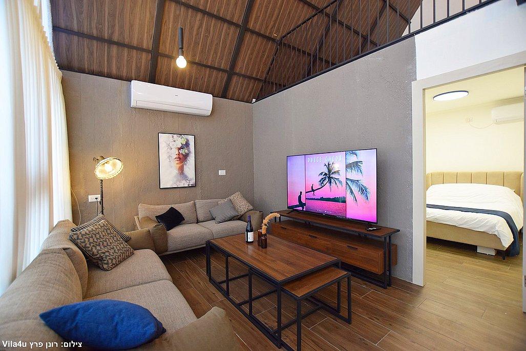 206399 הסוויטות במתחם, אחוזת לונריה, וילה  בירכא וילות - Vila