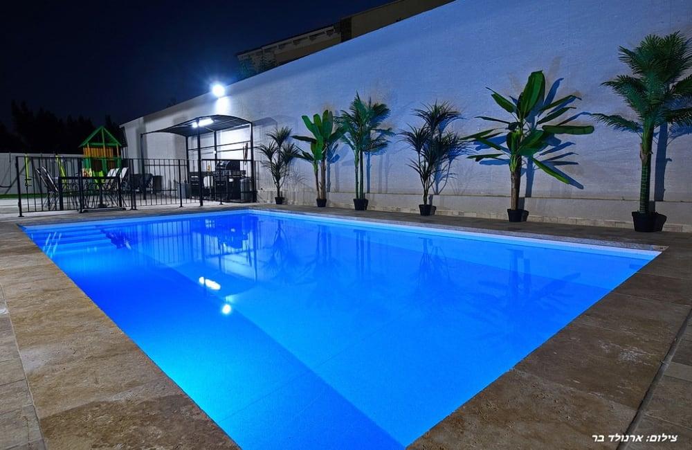 206527 המתחם בערב, אחוזת גליל, וילה  בספסופה וילות - Vila