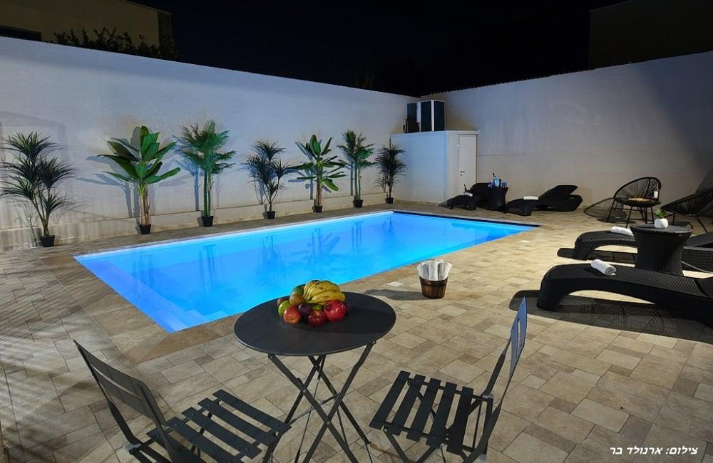 206530 המתחם בערב, אחוזת גליל, וילה  בספסופה וילות - Vila