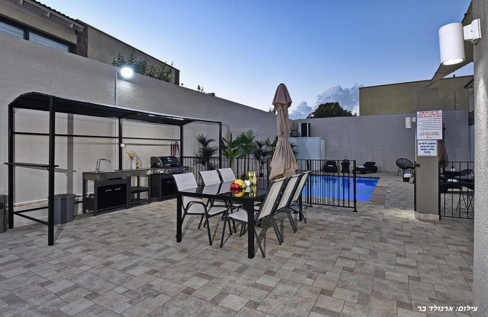 206533 המתחם בערב, אחוזת גליל, וילה  בספסופה וילות - Vila