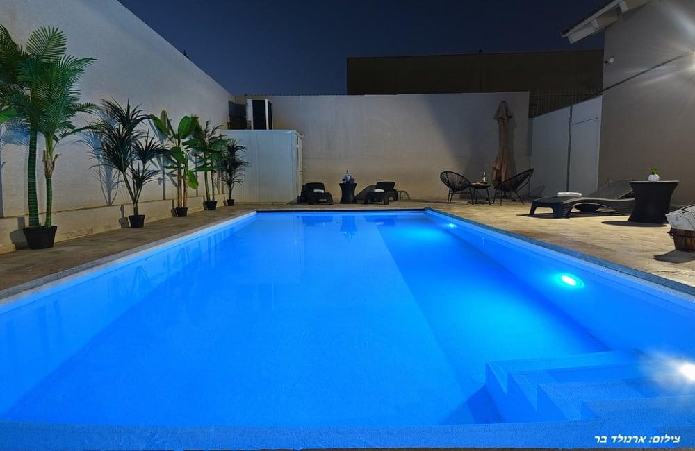 206536 המתחם בערב, אחוזת גליל, וילה  בספסופה וילות - Vila