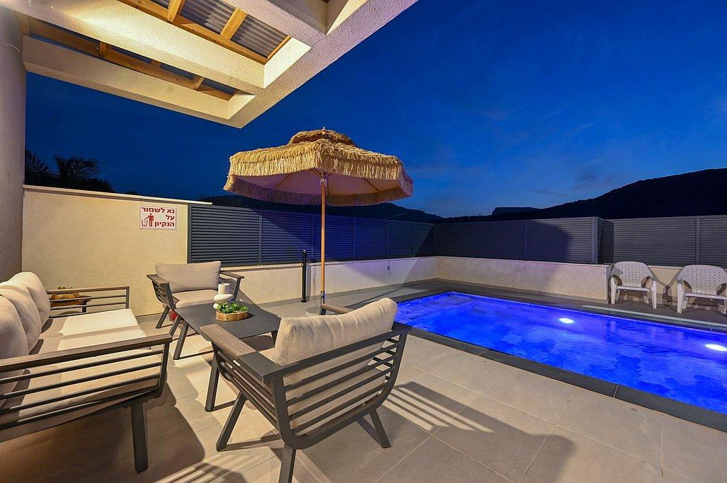 206659 המתחם בערב, וילה מגדל ריזורט, וילה  במגדל וילות - Vila