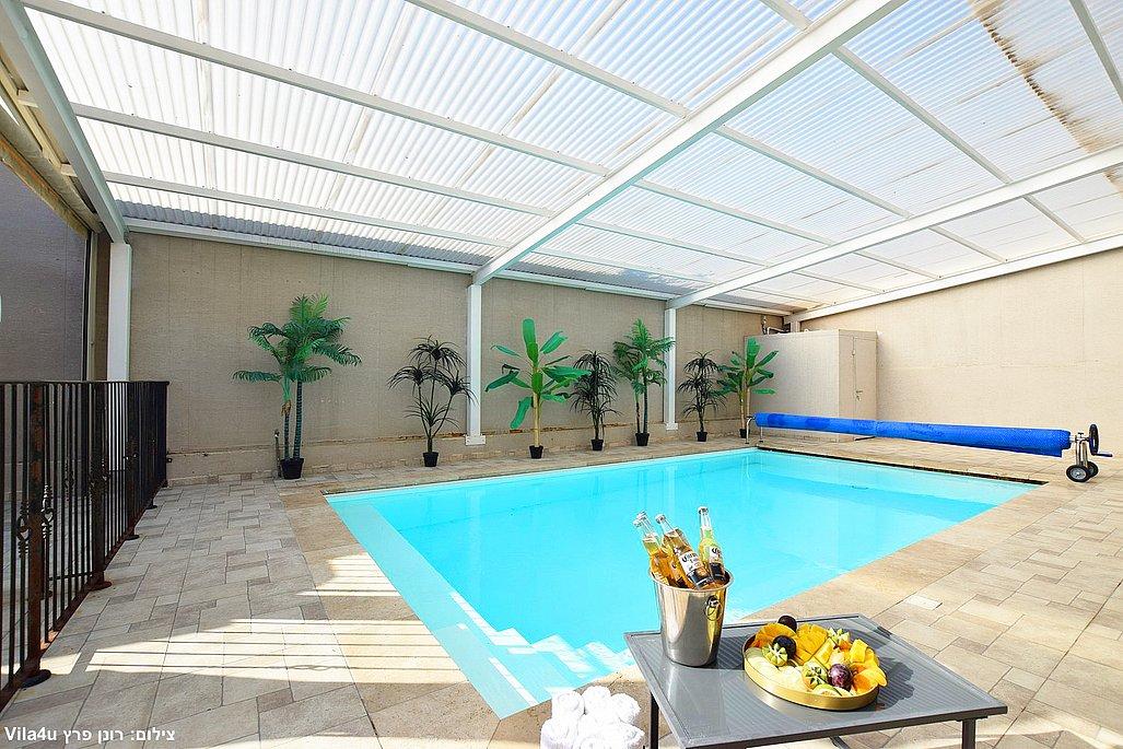 207277 מתחם מקורה בריכה וג'קוזי, אחוזת גליל, וילה  בספסופה וילות - Vila