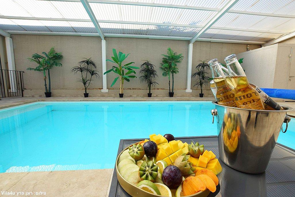 207279 מתחם מקורה בריכה וג'קוזי, אחוזת גליל, וילה  בספסופה וילות - Vila