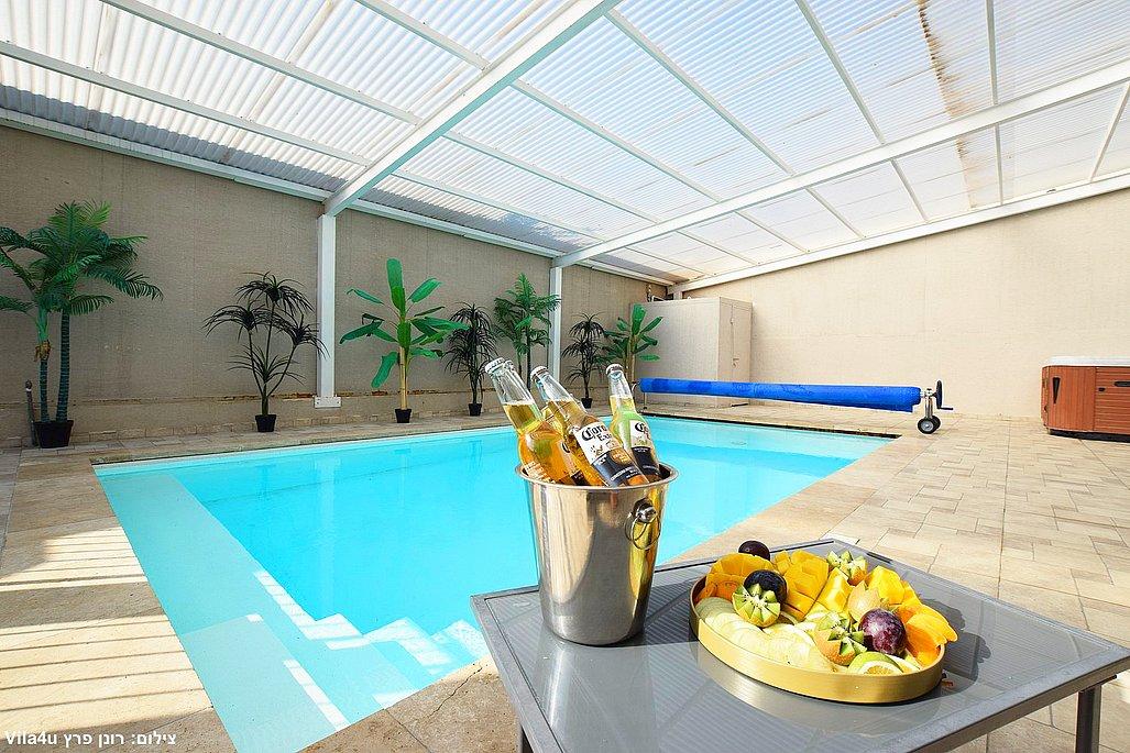 207286 מתחם מקורה בריכה וג'קוזי, אחוזת גליל, וילה  בספסופה וילות - Vila