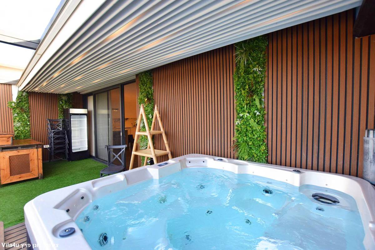 207599 מתחם חיצוני וחדר המשחקים, וילה קינג רפאל, וילה  באבן מנחם וילות - Vila