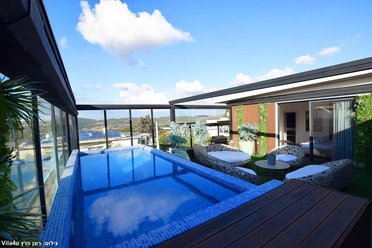 207603 מתחם חיצוני וחדר המשחקים, וילה קינג רפאל, וילה  באבן מנחם וילות - Vila