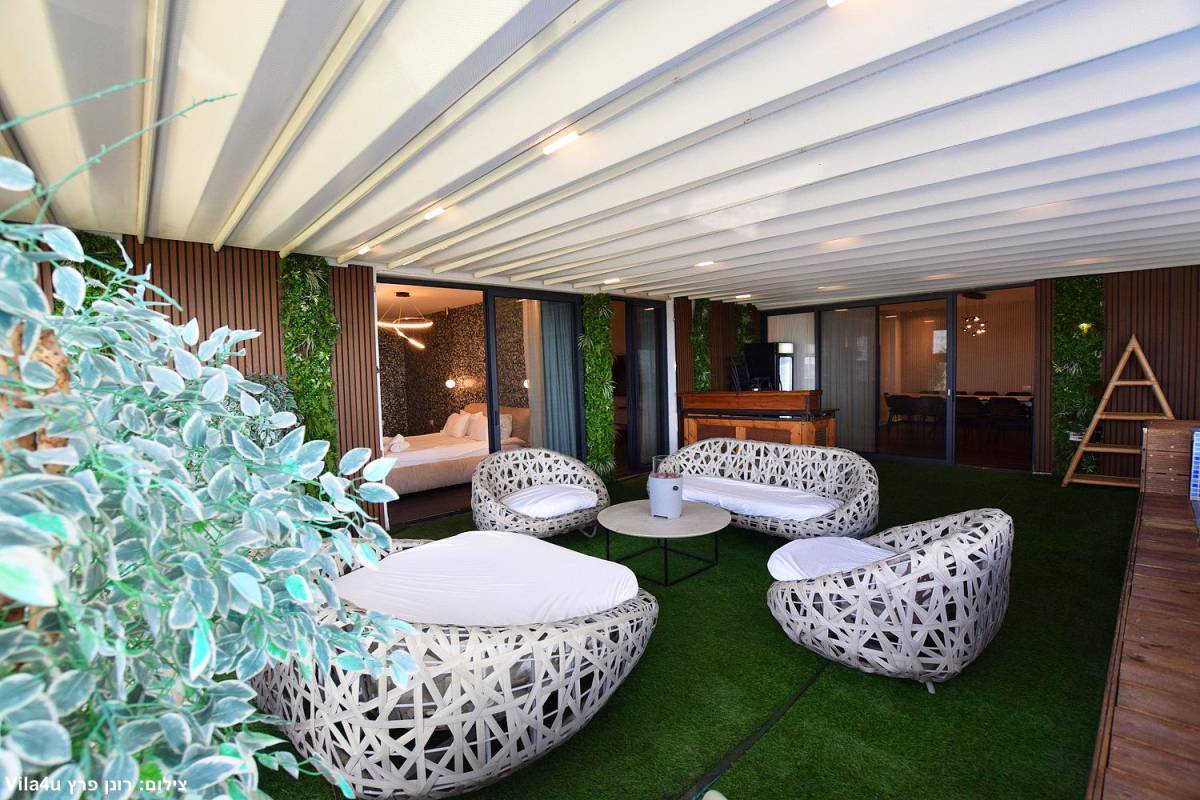 207604 מתחם חיצוני וחדר המשחקים, וילה קינג רפאל, וילה  באבן מנחם וילות - Vila