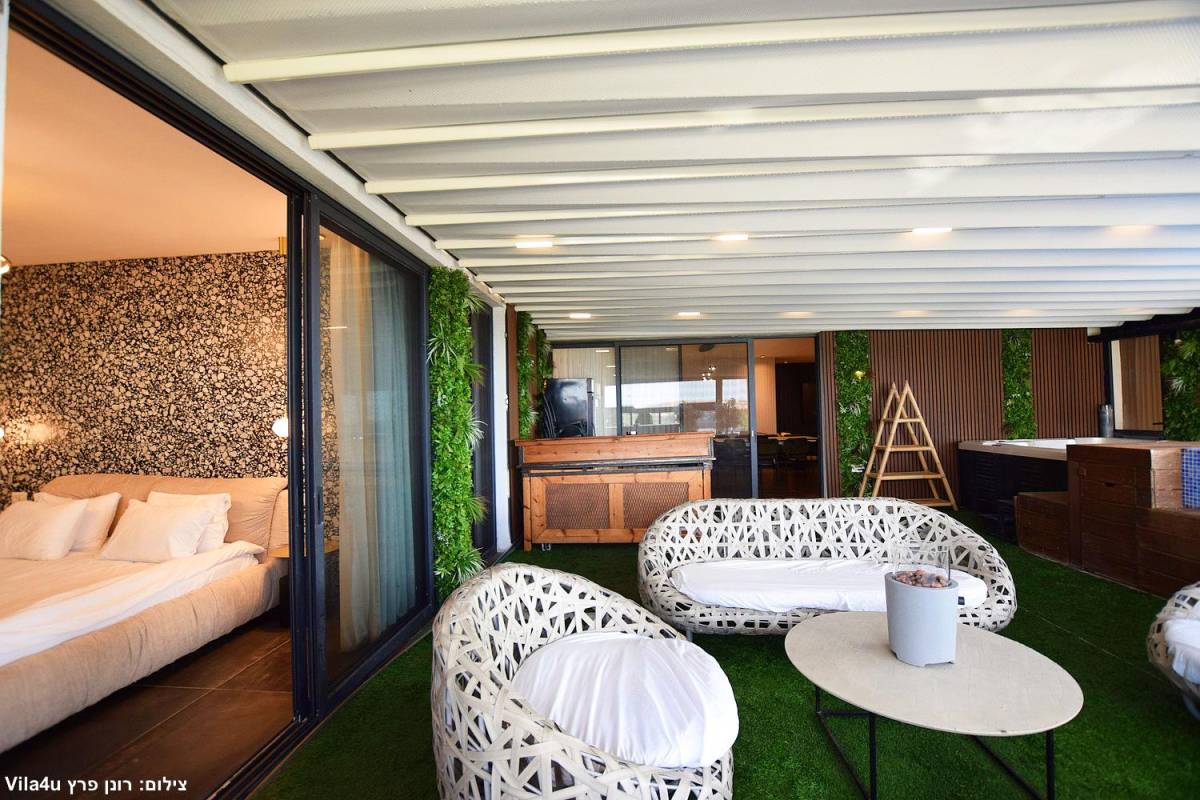 207615 מתחם חיצוני וחדר המשחקים, וילה קינג רפאל, וילה  באבן מנחם וילות - Vila