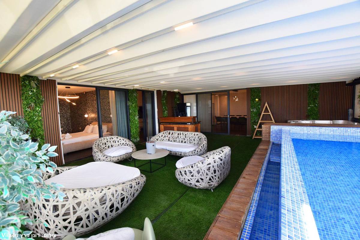 207631 מתחם הבריכה בחורף, וילה קינג רפאל, וילה  באבן מנחם וילות - Vila