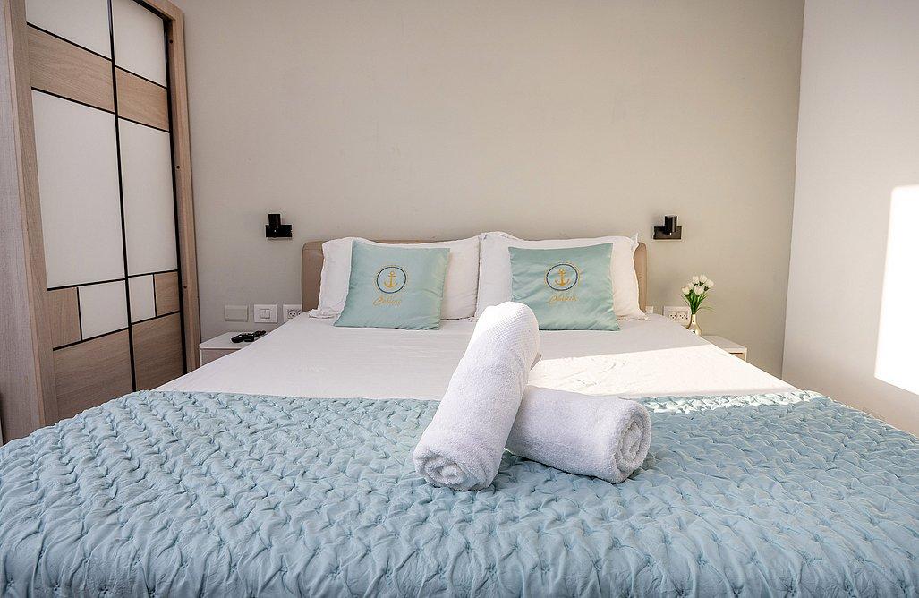 208000 דירת אירוח זוגית מרפסת וגקוזי חיצוני, הפנטהאוז של תל אביב, וילה  בתל אביב וילות - Vila