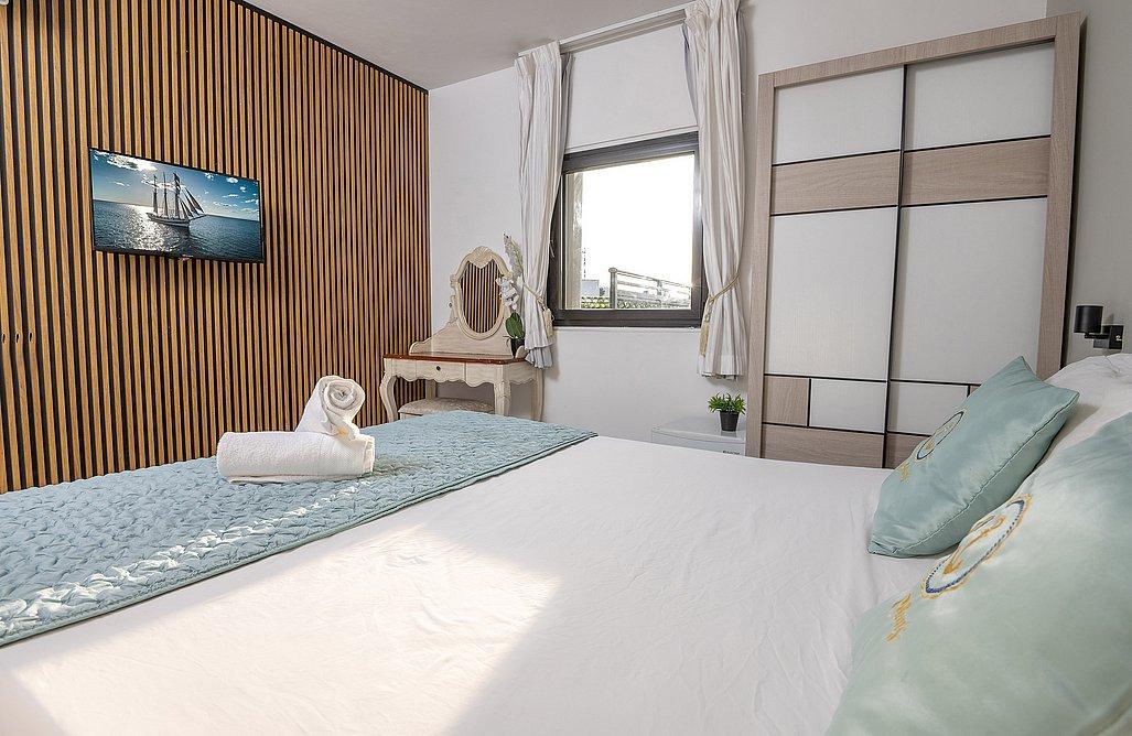 208003 דירת אירוח זוגית מרפסת וגקוזי חיצוני, הפנטהאוז של תל אביב, וילה  בתל אביב וילות - Vila