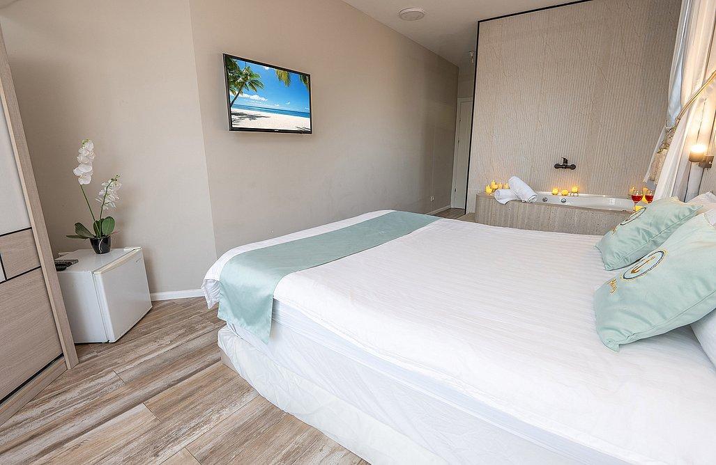 208011 דירת אירוח זוגית עם  מרפסת וגקוזי פנימי, הפנטהאוז של תל אביב, וילה  בתל אביב וילות - Vila