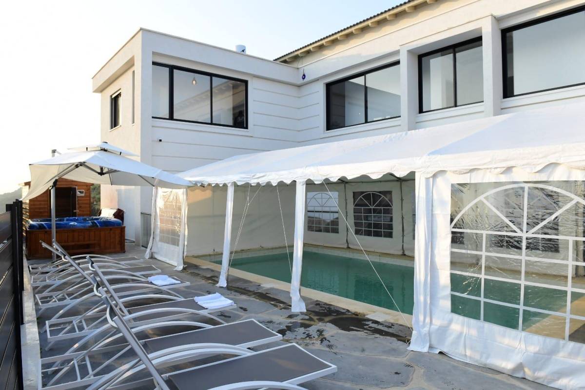 208610 הבריכה בחורף, ממלכת החלומות, וילה  בעין אל אסד וילות - Vila