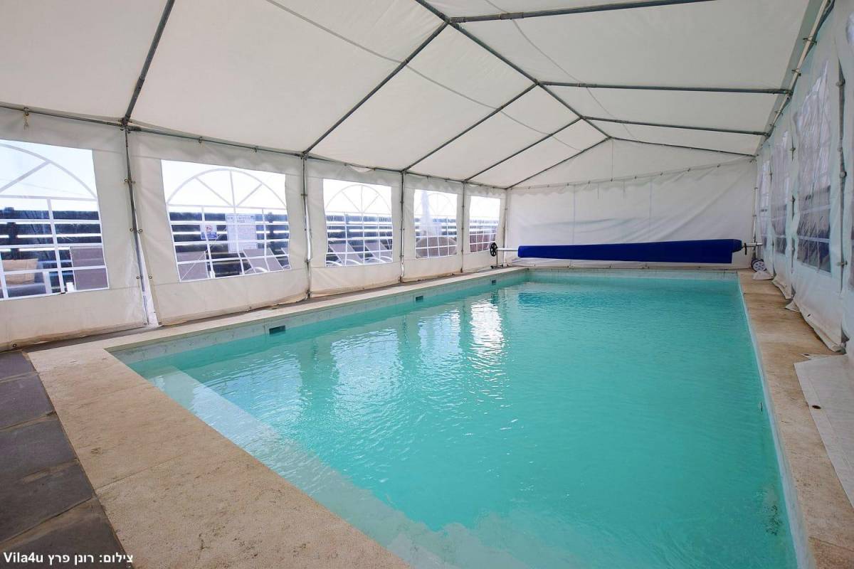 208611 הבריכה בחורף, ממלכת החלומות, וילה  בעין אל אסד וילות - Vila
