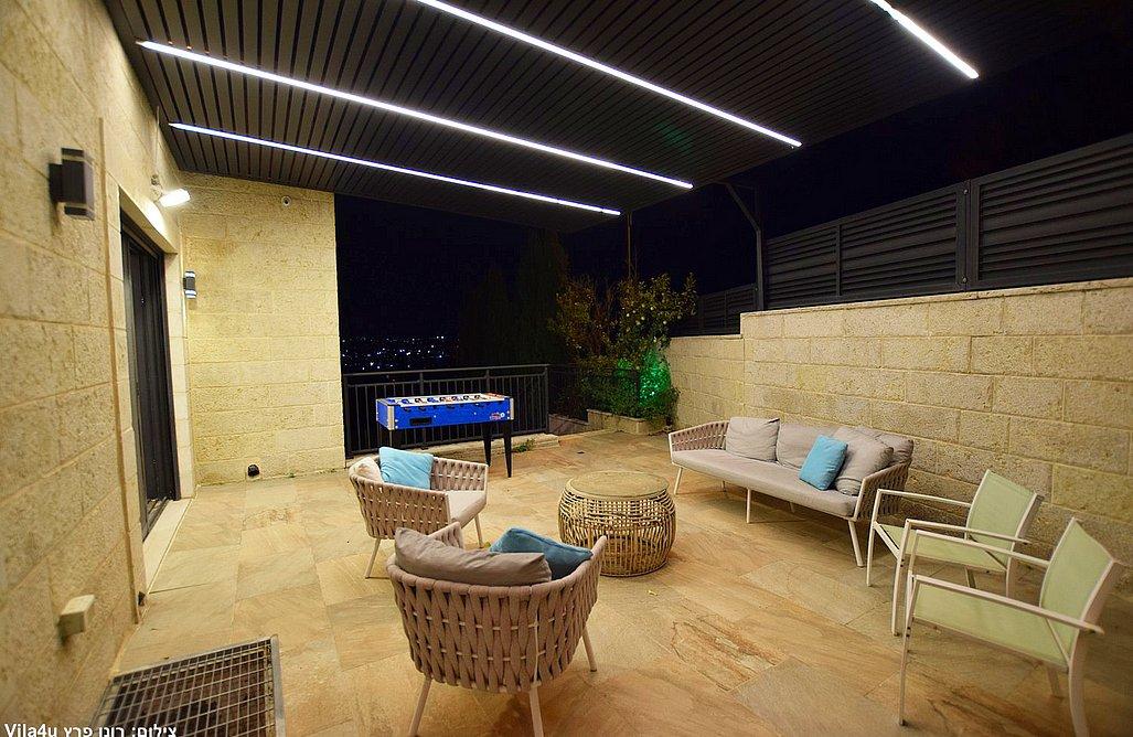 208721 חצר ונוף, וילה נווה שמואל אינדיגו, וילה  בגבעת זאב וילות - Vila