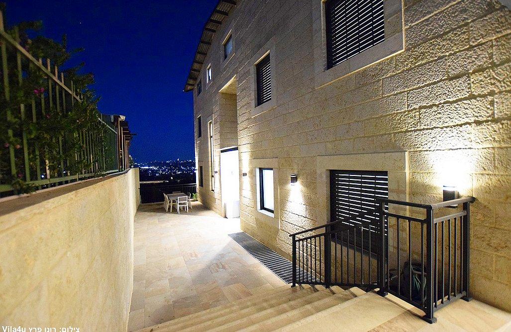 208726 חצר ונוף, וילה נווה שמואל אינדיגו, וילה  בגבעת זאב וילות - Vila