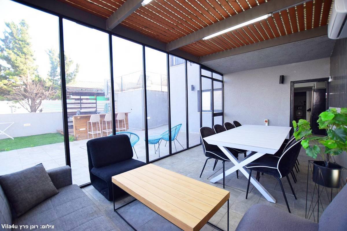 208765 מתחם ישיבה ואוכל מקורה, אחוזת אביאל בכנרת, וילה  בטבריה וילות - Vila