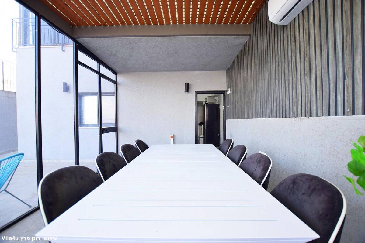 208766 מתחם ישיבה ואוכל מקורה, אחוזת אביאל בכנרת, וילה  בטבריה וילות - Vila